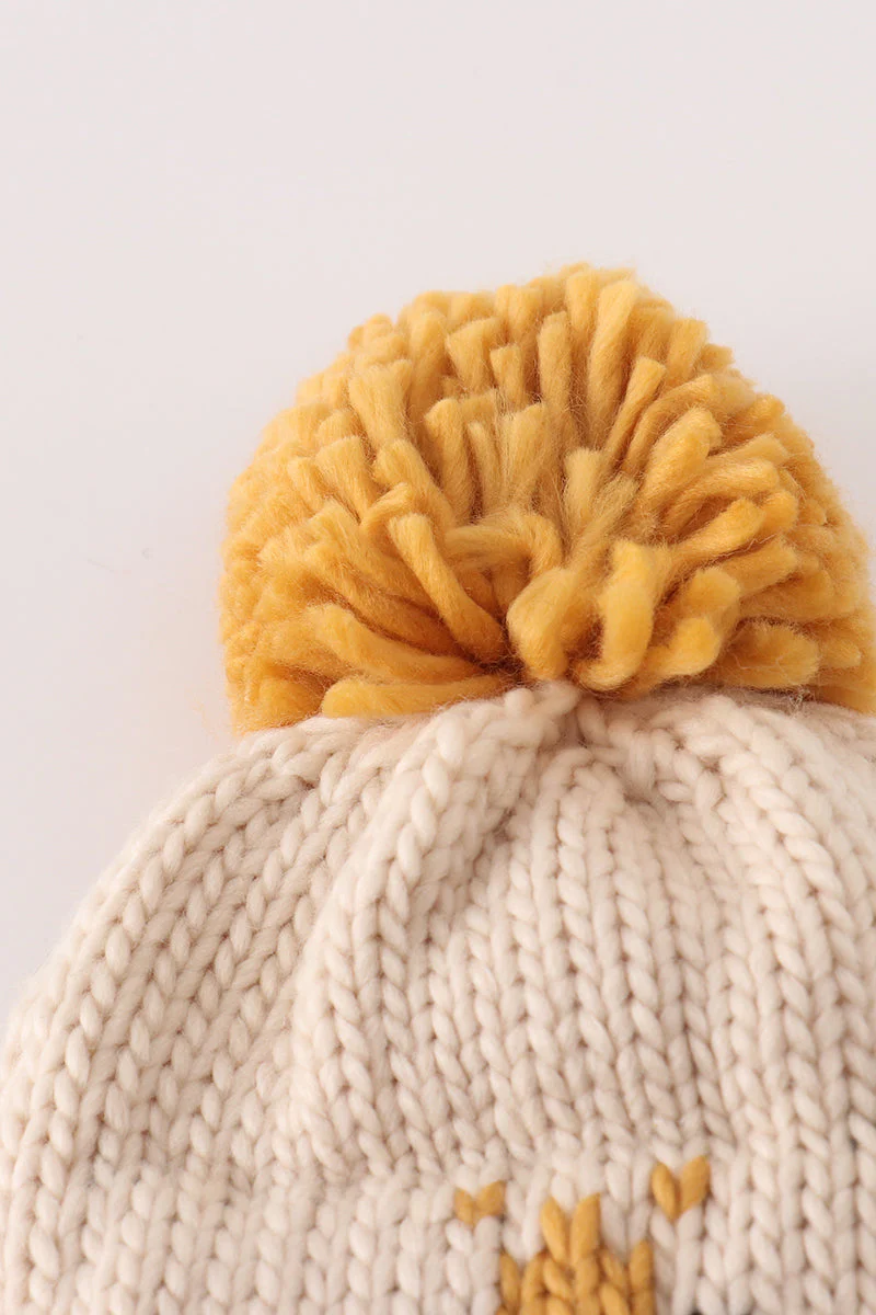 Beige pompom bee cable beanie - Image 3