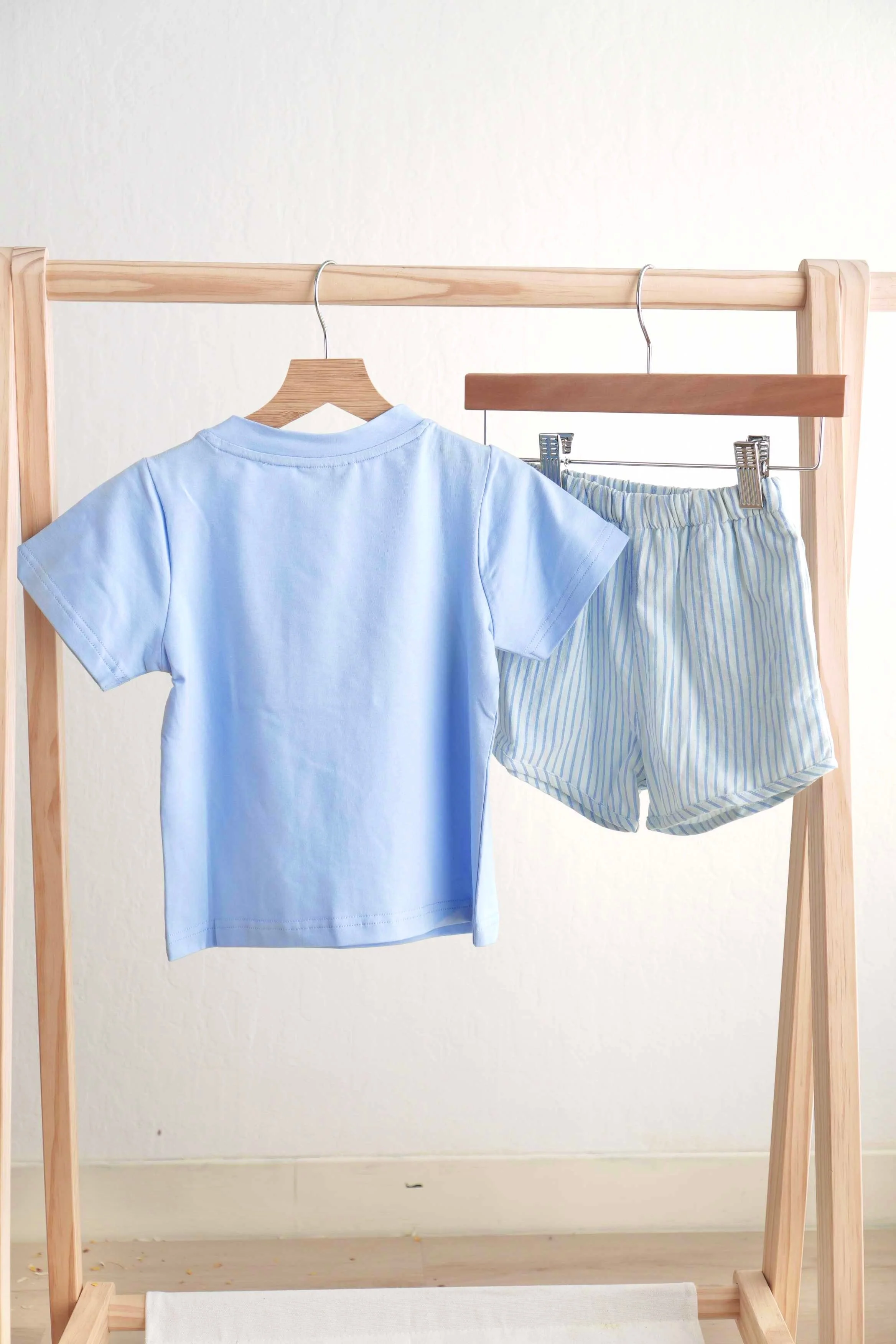 Blue easter bunny hand-smocked boy set - Image 3