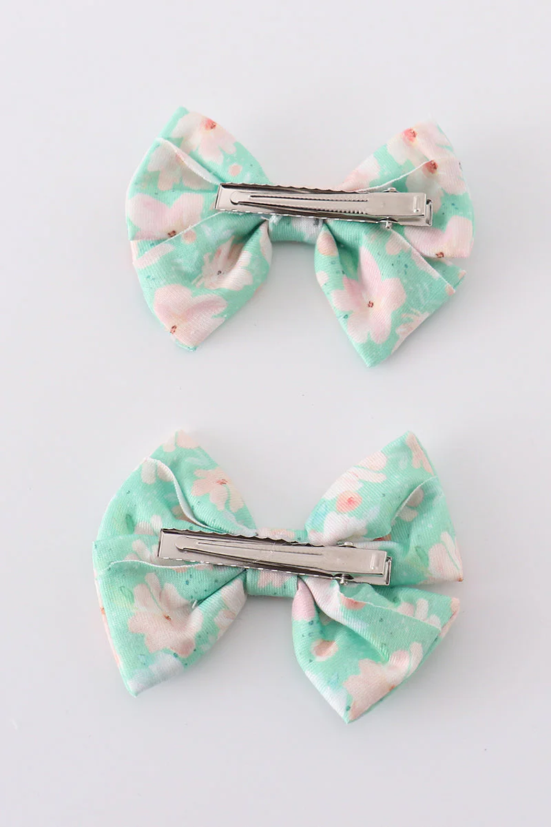Green floral print girl piggie hair bow - Image 3