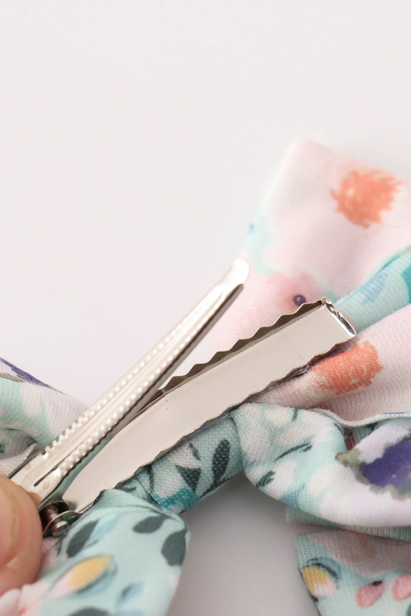 Green garden serenity print girl piggie hair bow - Image 3